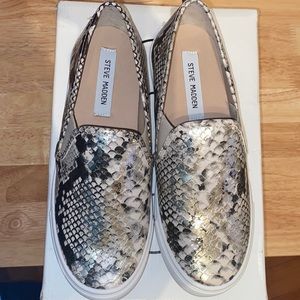 Steve Madden slip on sneaker